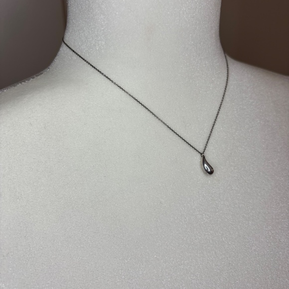 Tiffany's Silver Teardrop Necklace Elsa Peretti - Picture 6 of 8